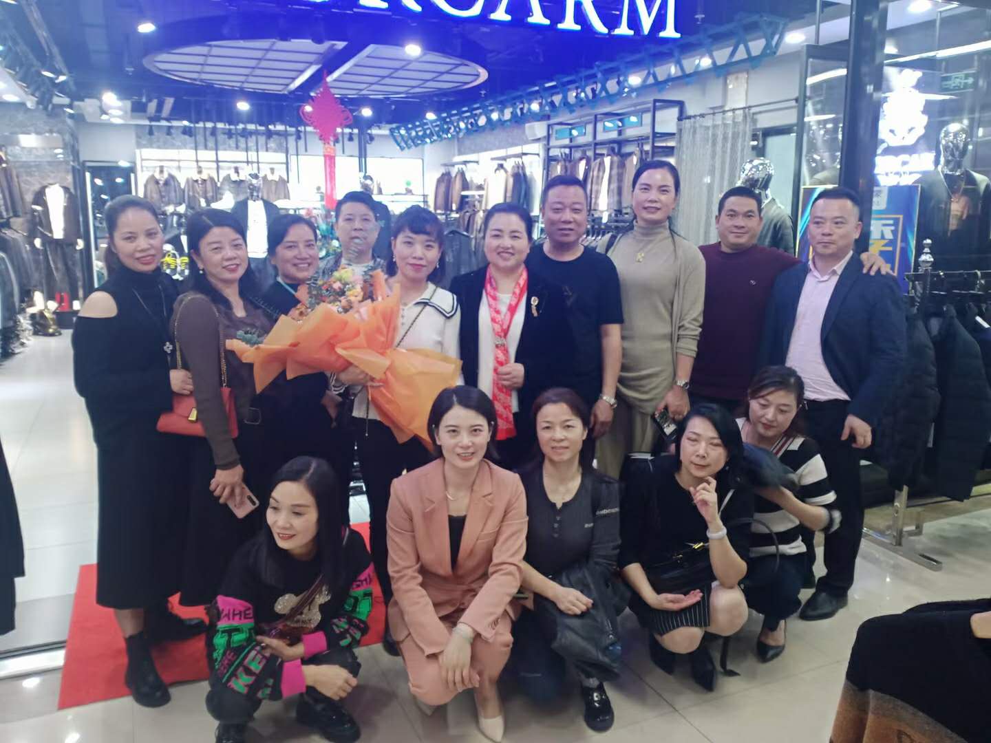 萬合恒業(yè)董事長許羅軒女士走進株洲調研服裝產業(yè)城賦能學員